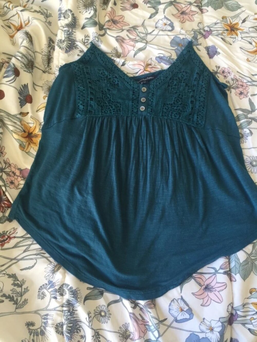 American Eagle top